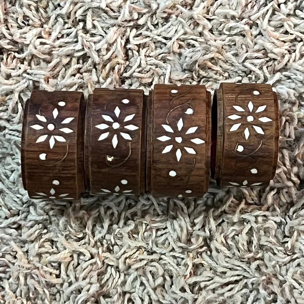 Set of 4 Vintage Wooden Napkin Rings‎ Hand Carved Floral Design Made in India